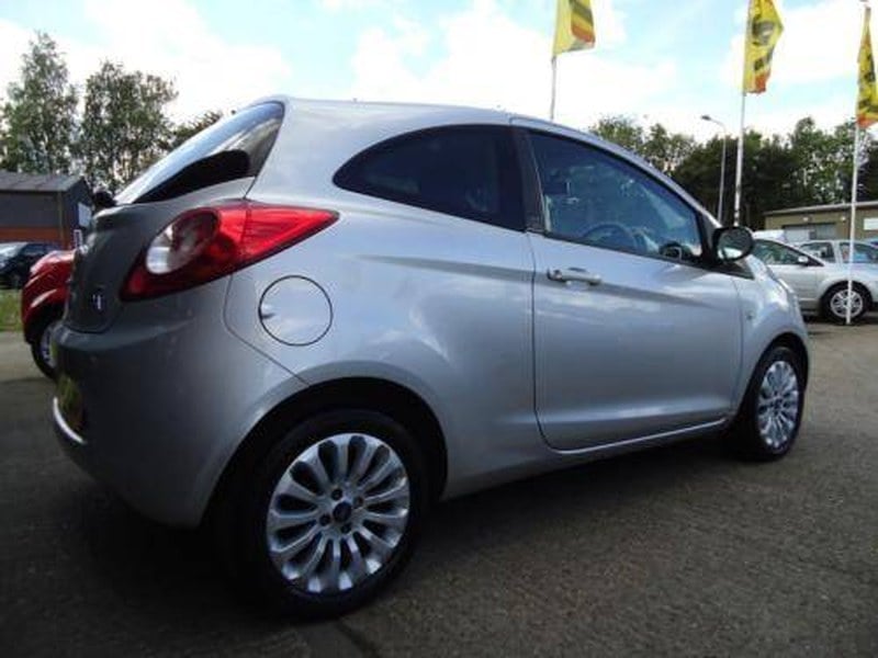 QUALIFIES FOR £30 R.F.L / AIR CON MODEL / CLIMATE WINDSCREEN