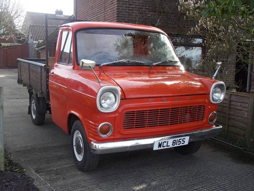 Lot 16 - A 1977 Ford Transit Mk I Pickup - 18/06/17 À venda em leilão