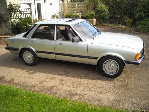 1982 ford cortina 2.0 GHIA HIGHLY MODIFIED 5SPEED PAS RESERVED VENDUTO