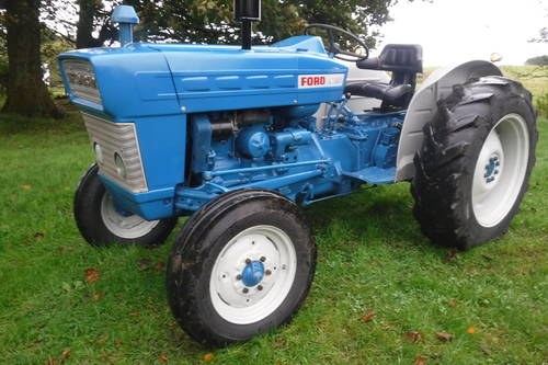 1967 FORD 3000 VINTGAE TRACTOR TIDY ALL WORKS CAN DELIVER SEE VID SOLD
