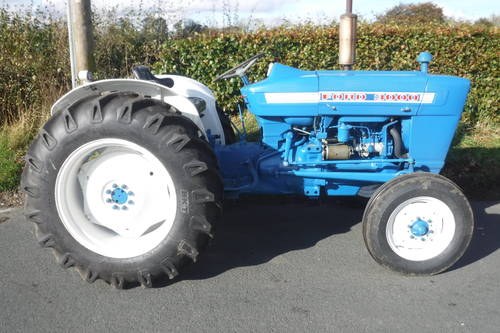 1972 FORD TRACTOR IN GOOD ORDER FULL CAB SEE VID CAN DELIVER SOLD