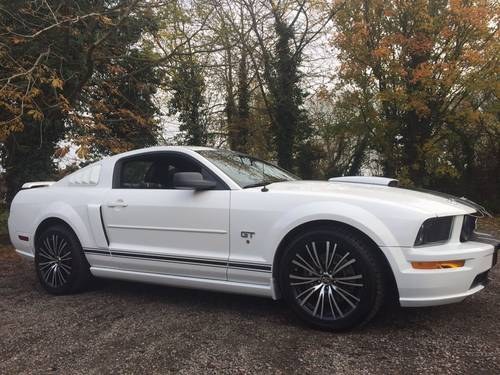 Ford Mustang 2005 / 4.6 V8 ( GT500 Looks) Left Hand Drive For Sale