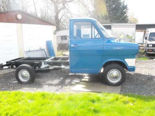 1976 ford transit chassis and cab In vendita