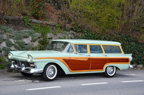 1957 restored Ford Country Squire Station Wagon In vendita