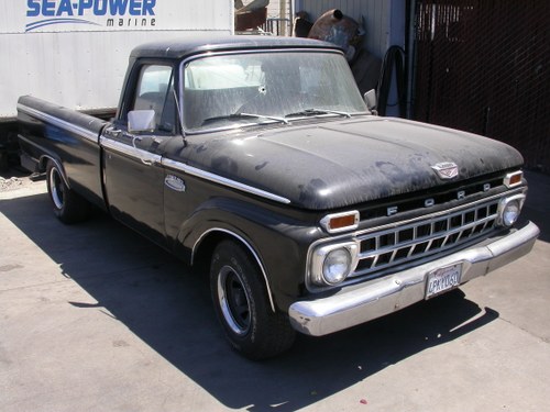1965 CALIFORNIA LONBED V8 DELUXE CAB $9400 SHIPPING INCLUDED In vendita