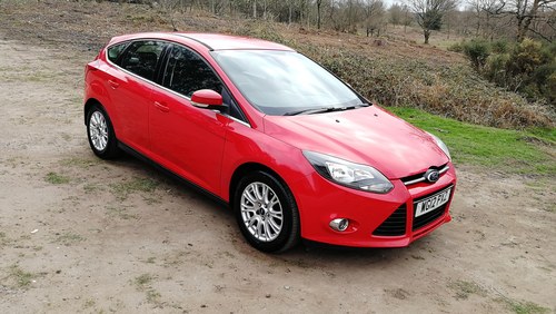 2012 Focus titanium turbo 1l, low miles, top spec, £30 a year tax À venda