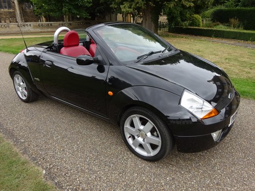 2005 Ford StreetKA RED. 1599cc Leather interior. For Sale