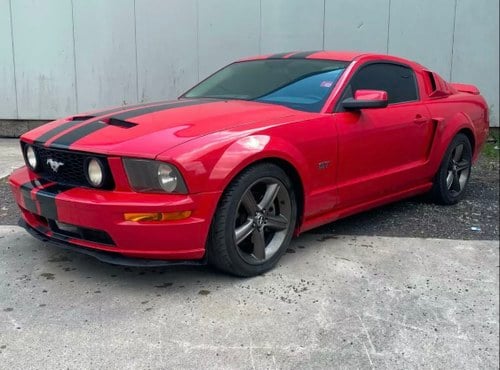 2006 Ford Mustang - 2