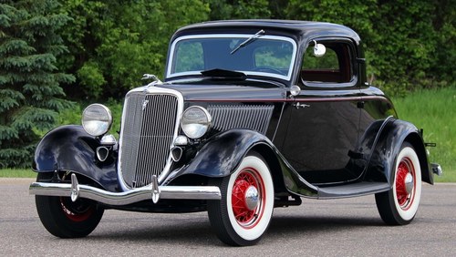 Wanted Ford 1933 or 1934 Restored Coupe or Convertible In vendita