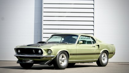 Fully restored Ford Mustang Mach 1
