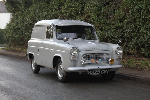 1960 Ford Thames 100E 5 CWT Van A vendre