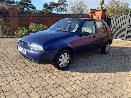 1999 Ford Fiesta finesse 1 Family owner from new 49,000 miles VENDU