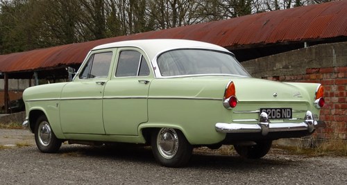 1961 FORD CONSUL, TWO TONE PAINT, FULL OF CHARACTER AND CHARM In vendita