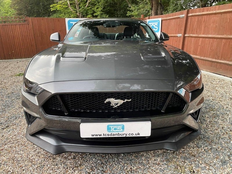 Ford Mustang GT 5.0 V8 Fastback 10-Speed Automatic
