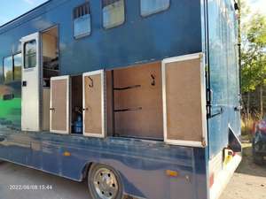 2002 SMART OLD HORSE BOX CARGO WITH LIVEING MOTED NOVMBER 11th For Sale (picture 4 of 12)