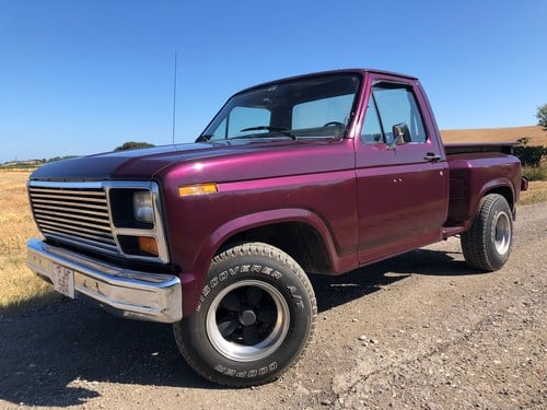1982 Ford F-150 Short-Bed Flareside Pickup VENDIDO