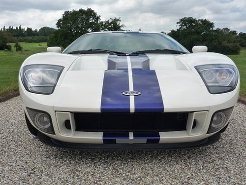 2005 Ford GT - 2