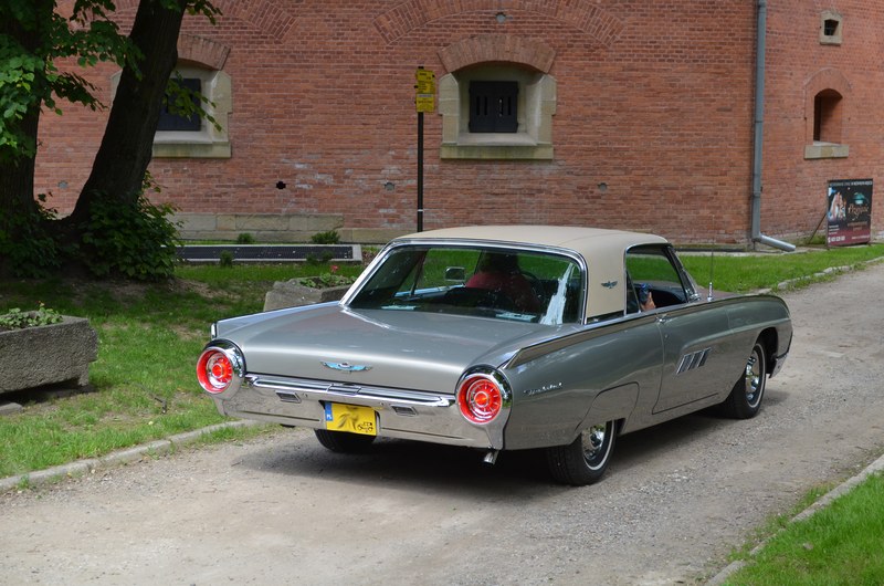 1963 Ford Thunderbird - 4