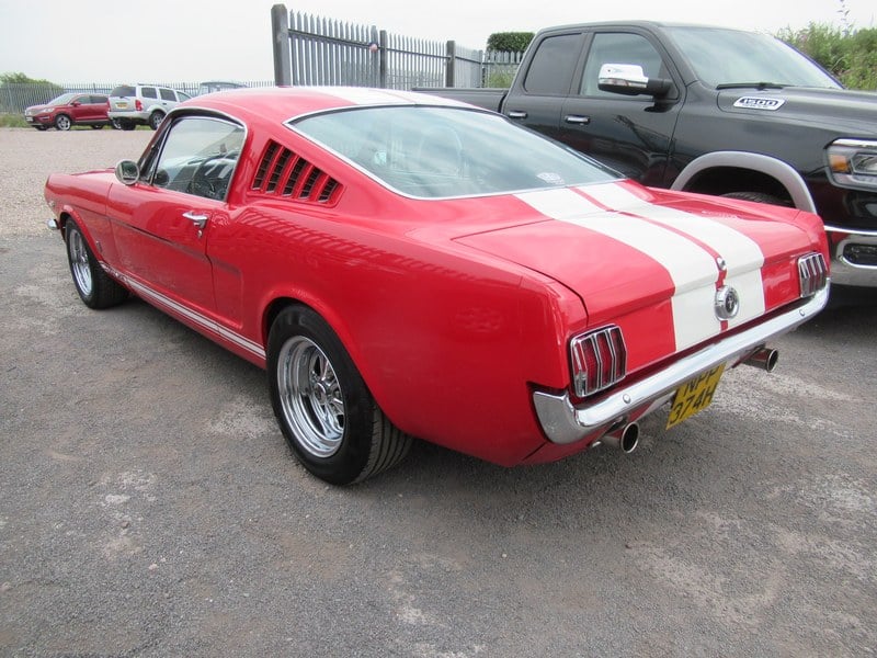 1965 Ford Mustang - 4