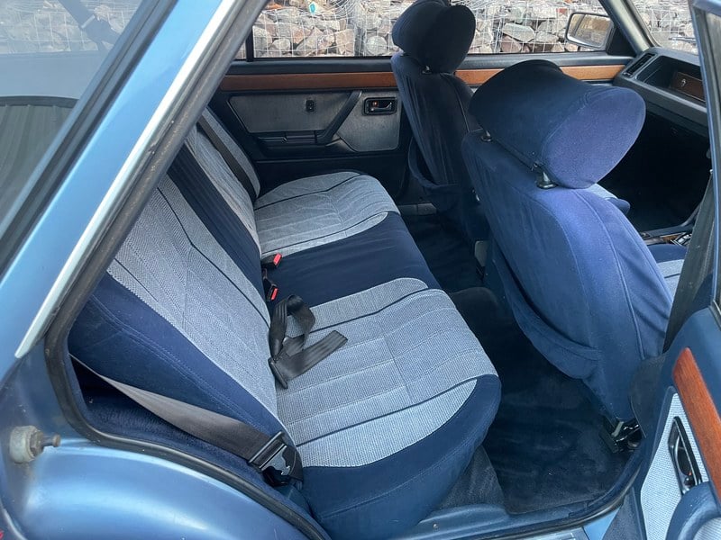 1984 Ford Granada - 7