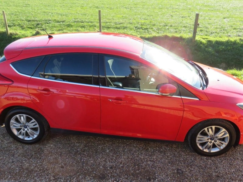 2014 (14) Ford Focus 1.0 125 EcoBoost Titanium Navigator 5dr
