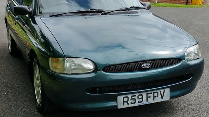 Ford Escort 1.6 1998 Finesse 16V Only 33,000 Miles