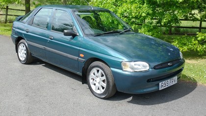 Ford Escort 1.6 1998 Finesse 16V Only 33,000 Miles