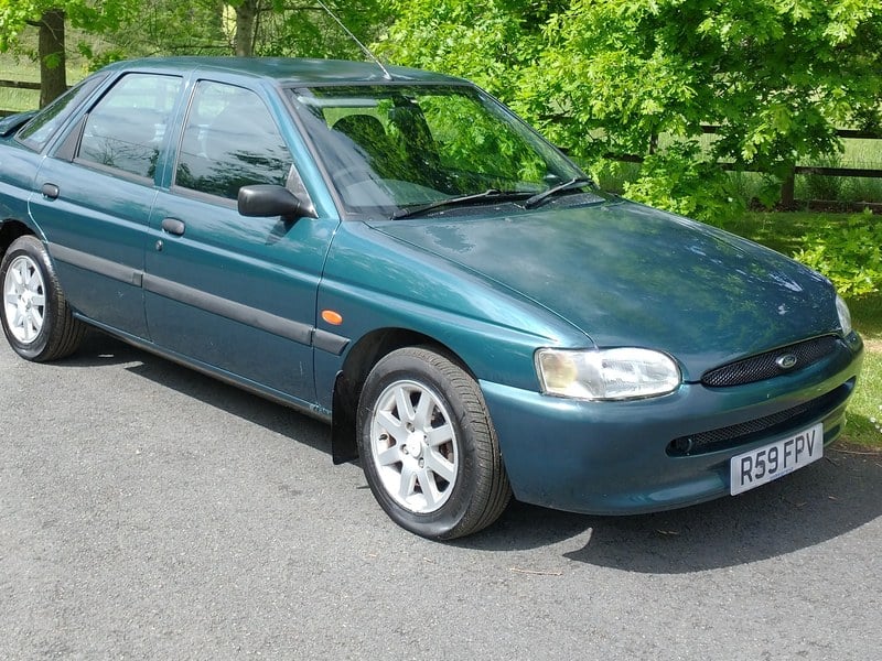 Ford Escort 1.6 1998 Finesse 16V Only 33,000 Miles