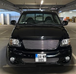 2004 Ford F150 SVT Lightning 2door