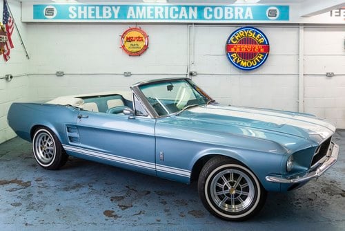 FORD MUSTANG 1967 RIGHT HAND DRIVE CONVERTIBLE V8 SOLD A vendre