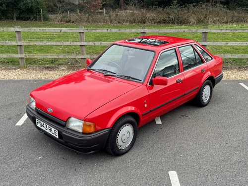 1989 FORD ESCORT FIREFLY // AUTOMATIC // 1.6 // 5d // px swap VERKAUFT