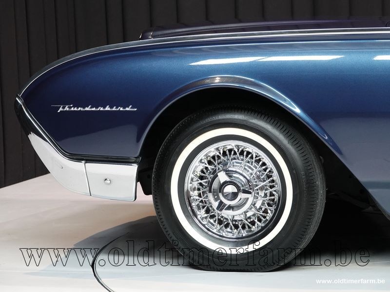 1962 Ford Thunderbird - 4