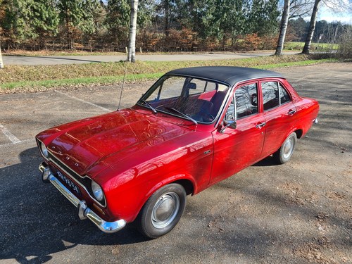 ?Ford Escort 1970 red 9950 euro SOLD
