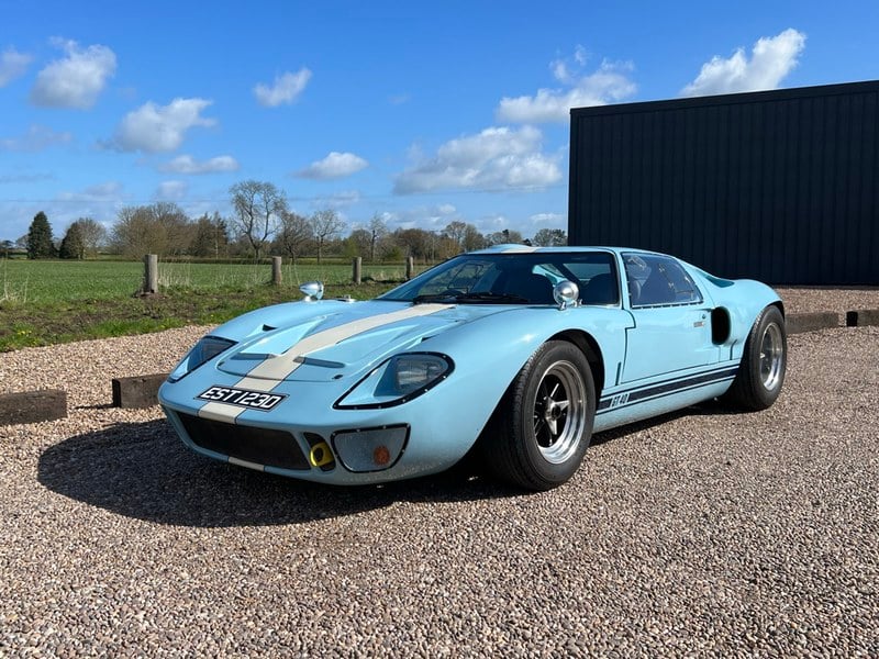 Ford GT40 continuation by RML