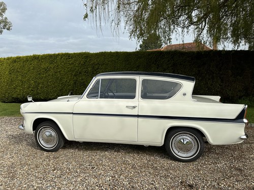 1966 Ford Anglia - 9