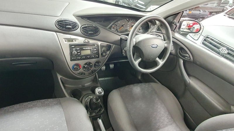 2005 Ford Focus - 7