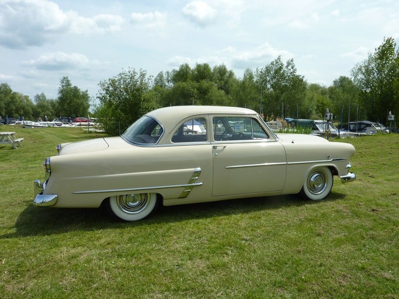 1953 Ford Customline Club Coupe