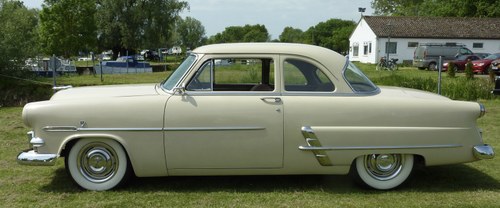1953 Ford Customline Club Coupe - 2