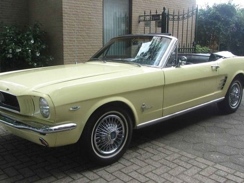 Ford Mustang Concv 1966 new V 8 engine nice car