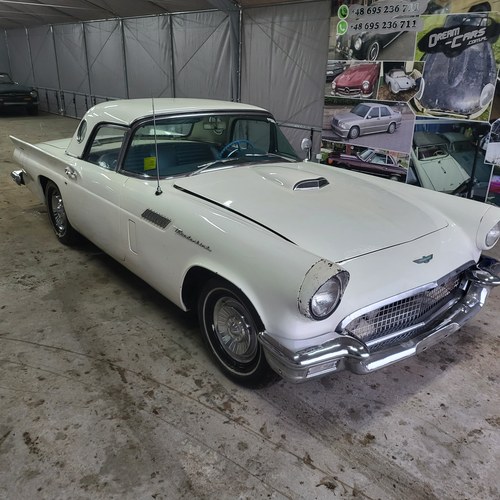 1957 Ford Thunderbird
