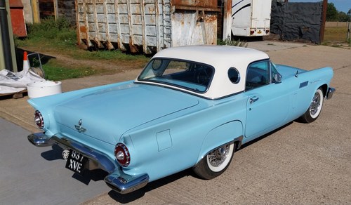 1957 Ford Thunderbird