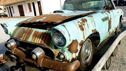 Ford Thunderbird 1955 to be restored