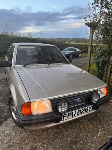 1982 Ford Escort 1.6 Ghia 5 dr