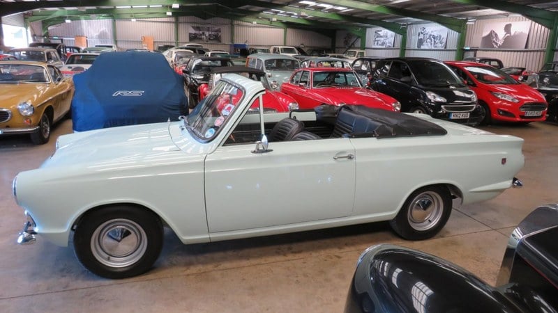 1966 Ford Cortina - 1