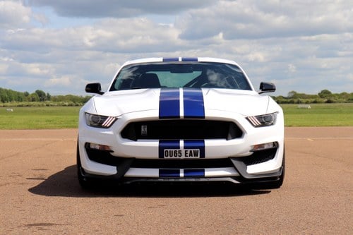 2016 Ford Shelby Mustang GT350 / Immaculate / Full Spec A vendre