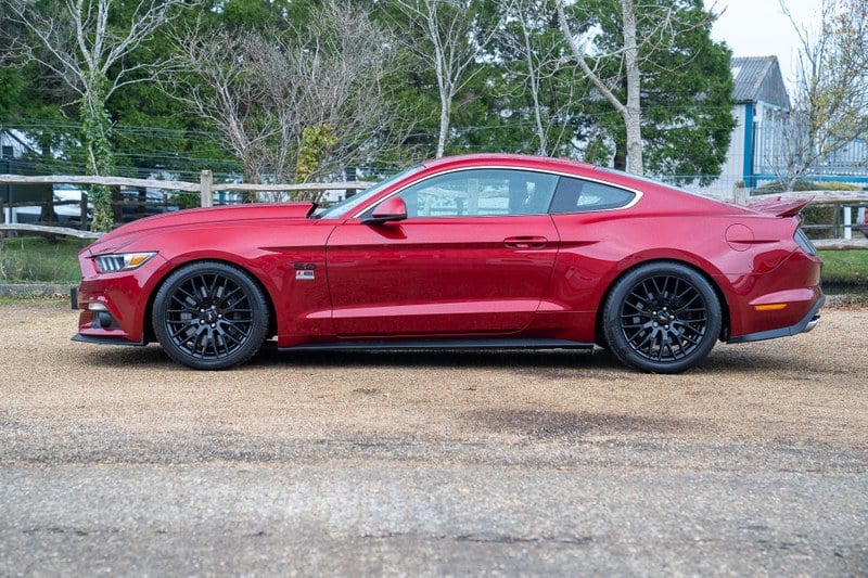 2017 Ford Mustang - 7