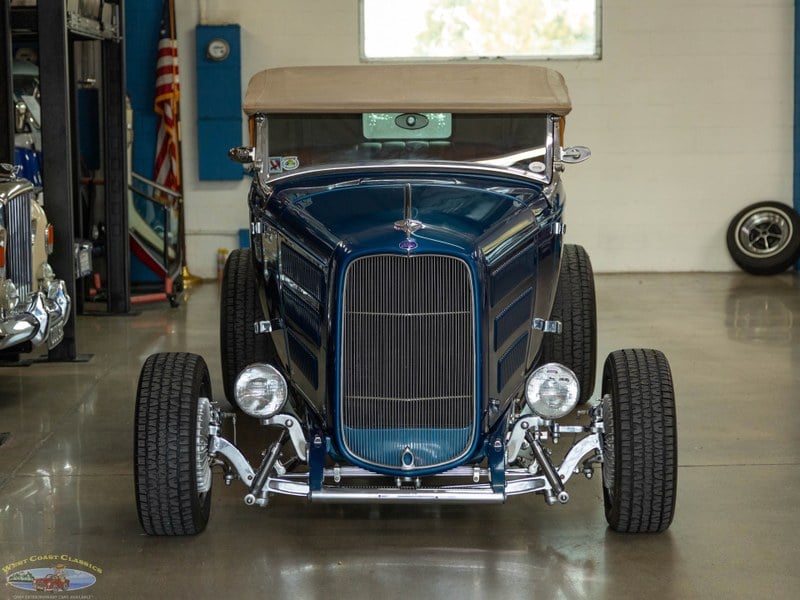 1932 Ford Custom - 4