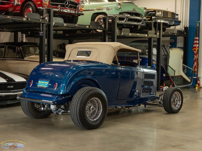1932 Ford Custom - 7