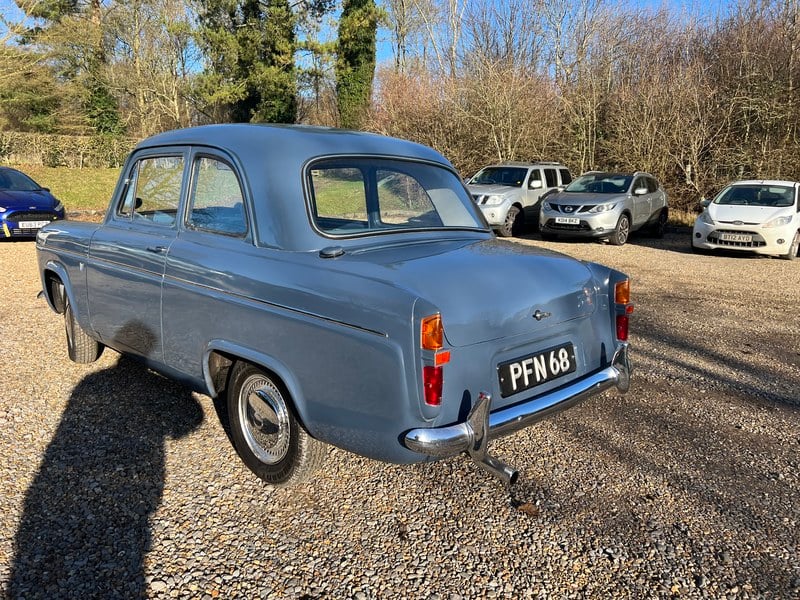 1958 Ford Anglia - 4