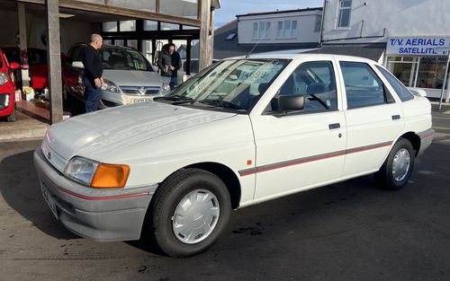 1991 Ford Escort (picture 1 of 21)